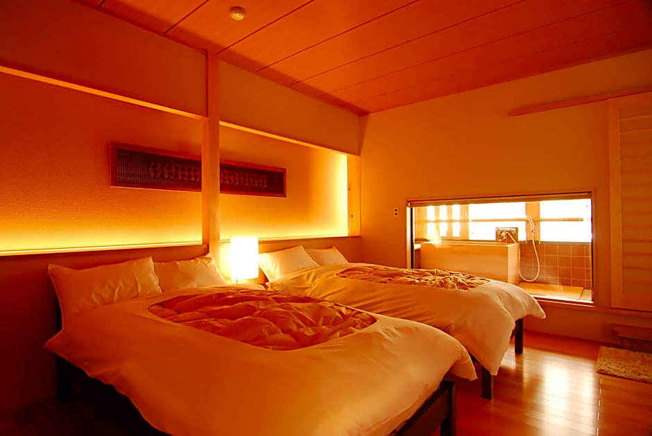 AKARI et KAORI formerly Taizanso