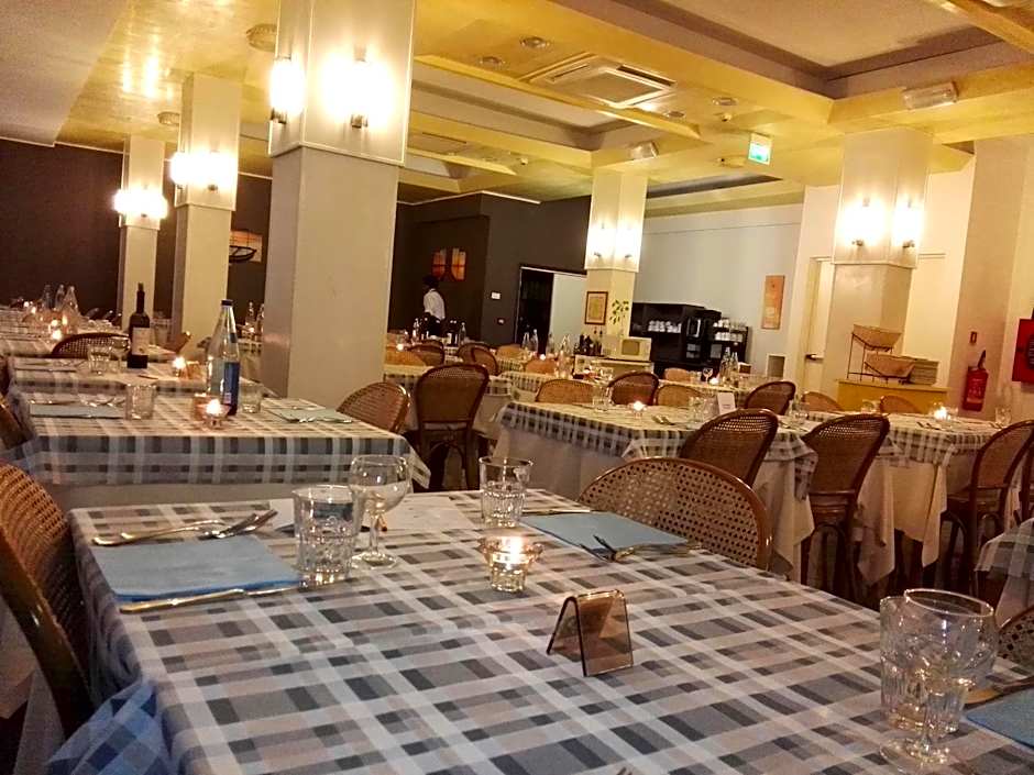 Hotel Desire'