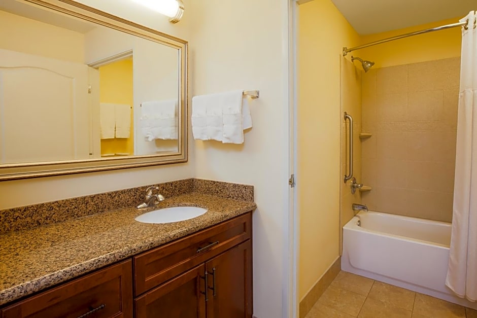 Staybridge Suites El Paso Airport, an IHG Hotel