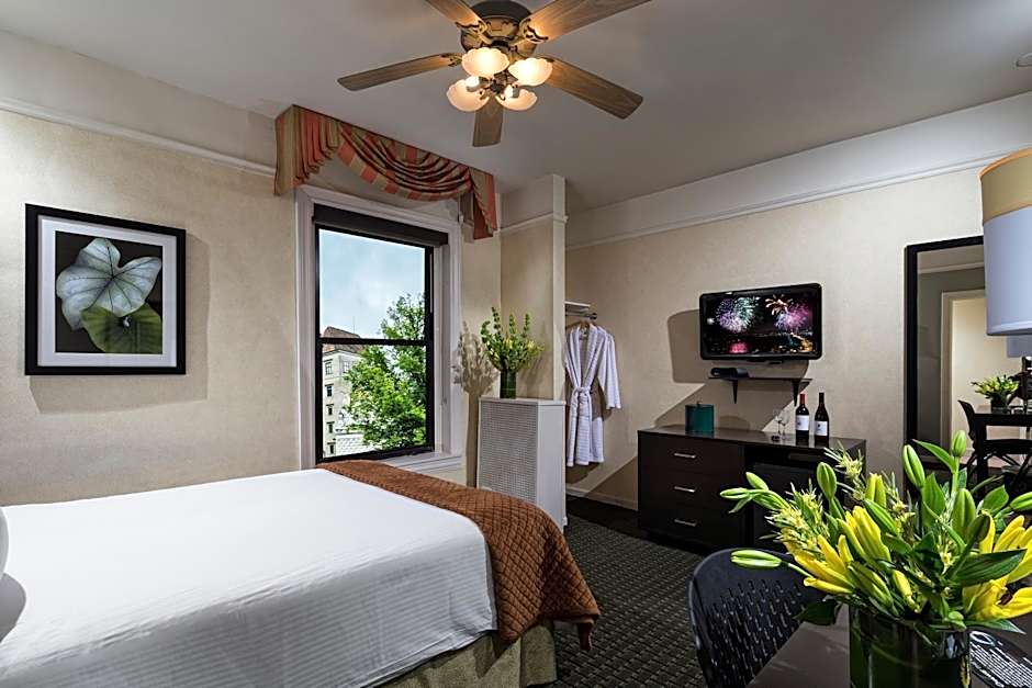Photo 1 of 7 of Executive 1 King Bed