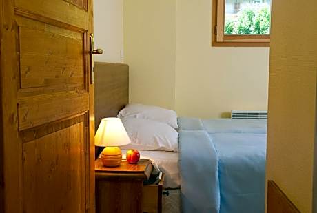 Three-Bedroom Chalet - Split Level (10 Adults)