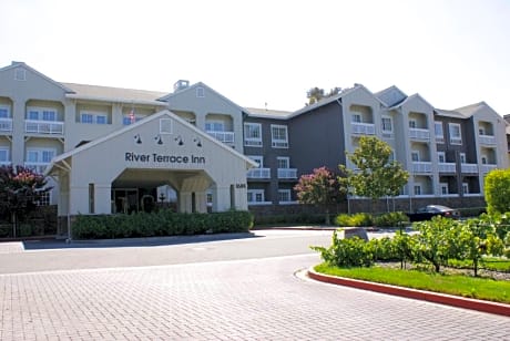 River Terrace Inn