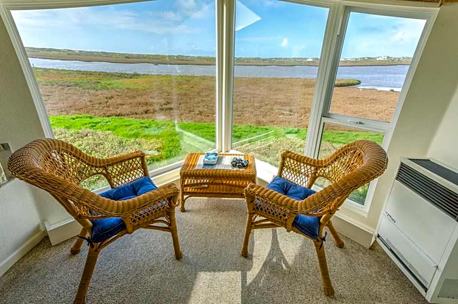 Captain's Inn at Moss Landing