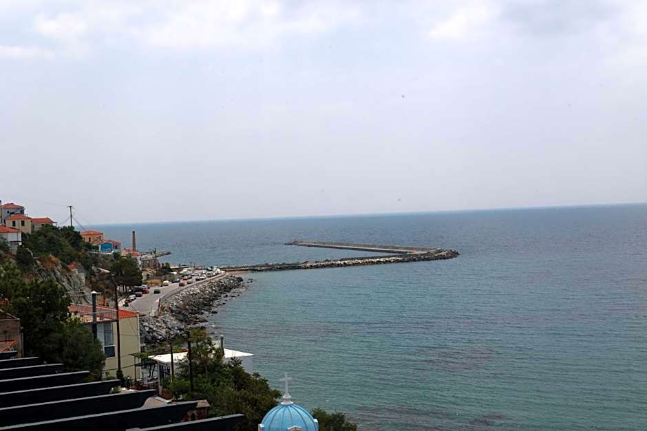 Paris-Irini Studios And Apartments