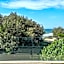 Absolute Beachfront Marcoola - Private Pool - Private Spa Bath - Games