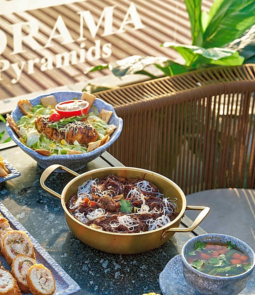 PANORAMA view pyramids