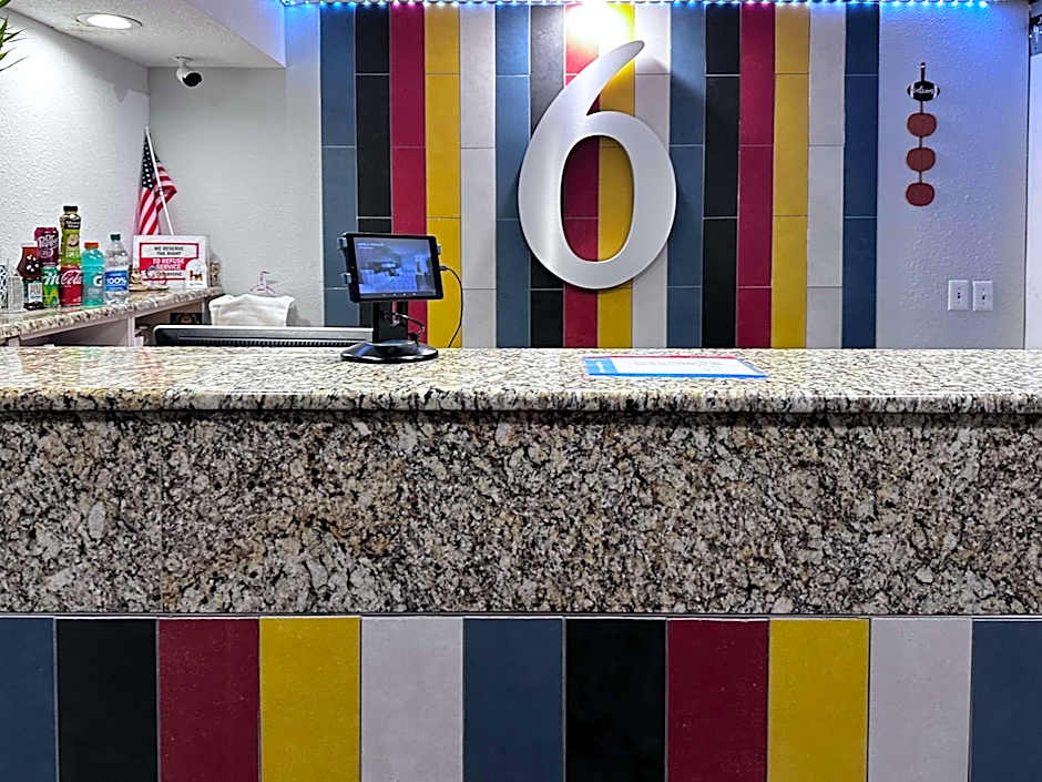 Motel 6-Pine Bluff, AR