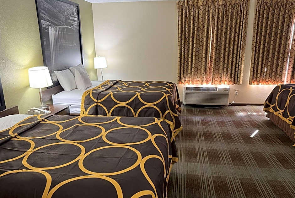 Super 8 by Wyndham Lincoln