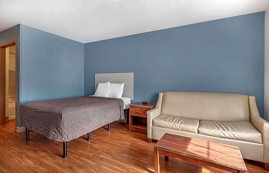 Extended Stay America Select Suites - Wichita - South