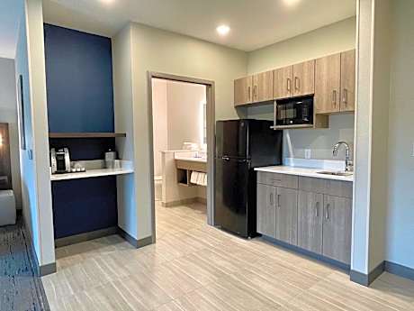 1 King Suite Walk In Shower