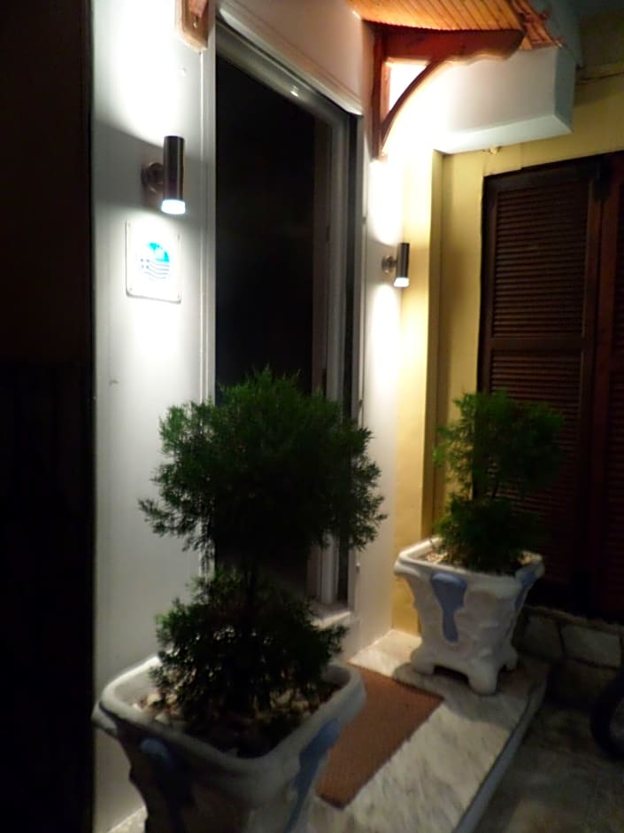 Artemis Studios & Apartments