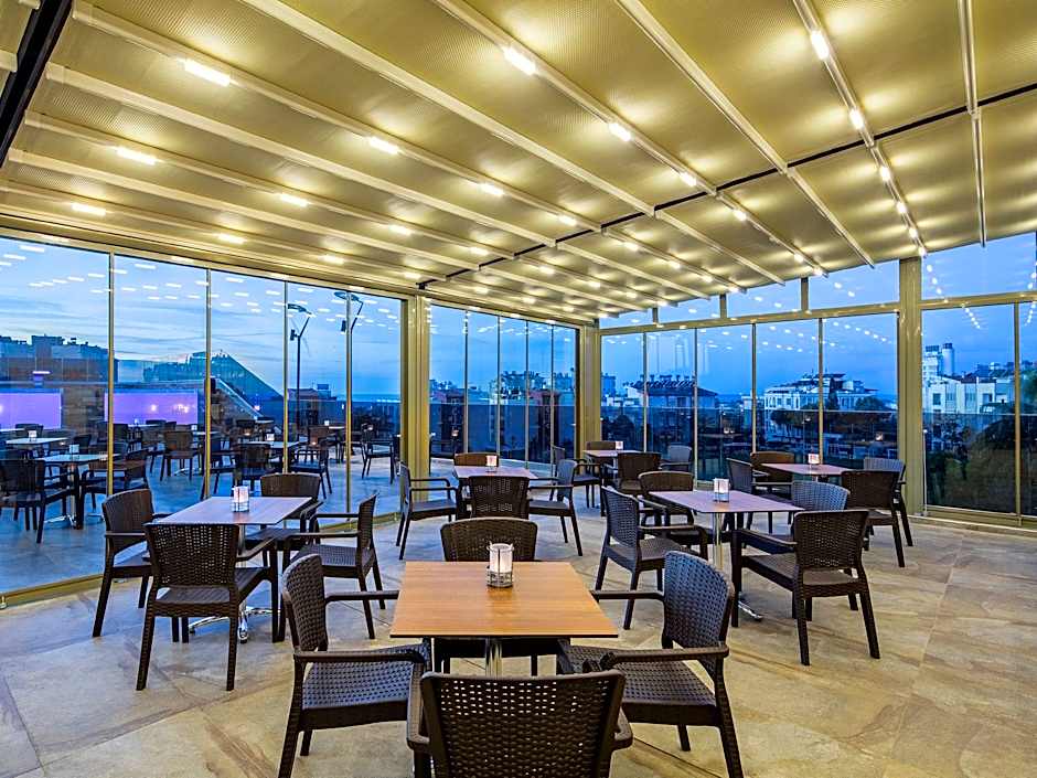 Holiday Inn Antalya - Lara By IHG