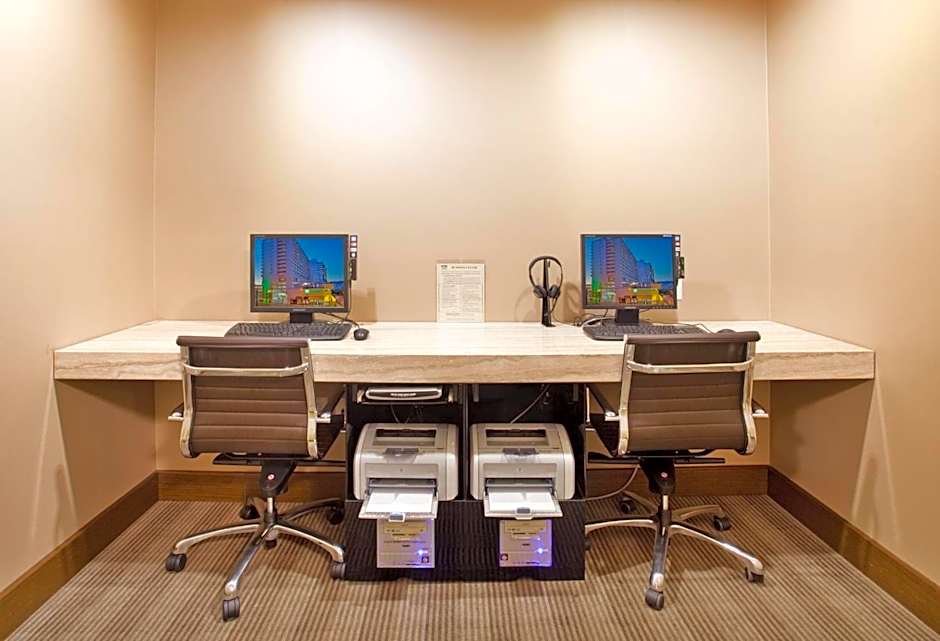 Holiday Inn Vancouver-Centre Broadway By IHG