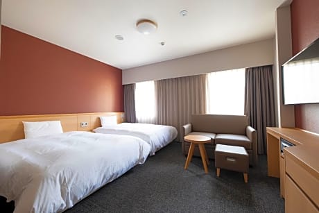Moderate Triple Room - Non-Smoking