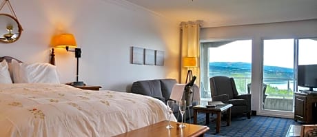 Deluxe Queen Room - Upper Floor 