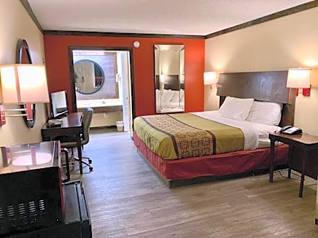 1 King Bed Room - Non Smoking