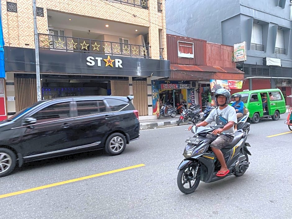 Penginapan Star Ambon Mitra RedDoorz