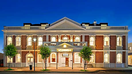 The Clements Hotel