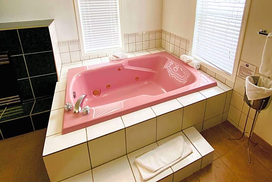 Super 8 by Wyndham 100 Mile House