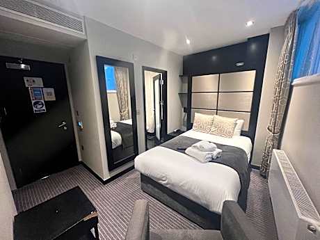 Basic Double Room