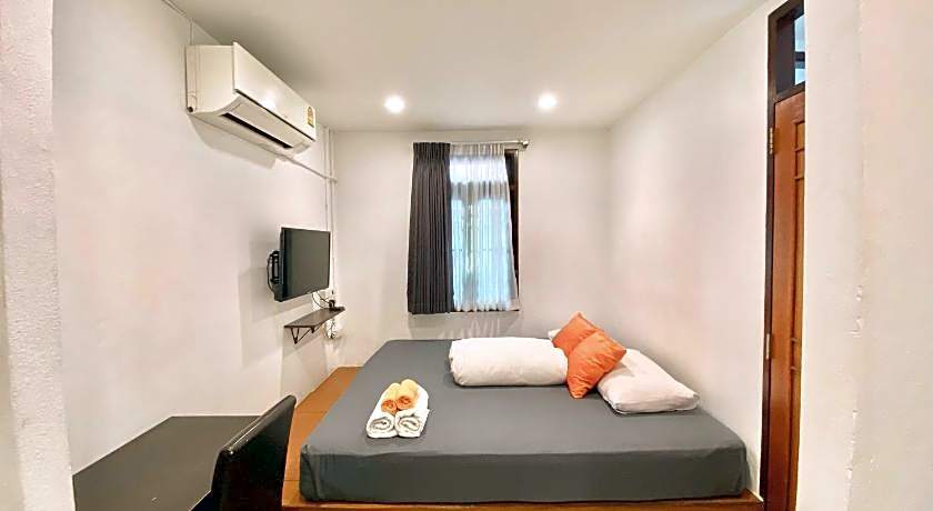 Tiny Taladnoi Hostel