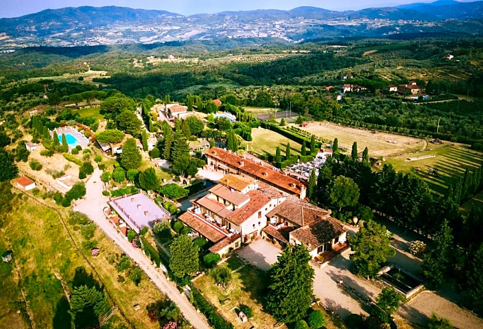 Hotel with swimming pool surrounded by greenery in San Donato Fronzano, rooms with air conditioning and breakfast included