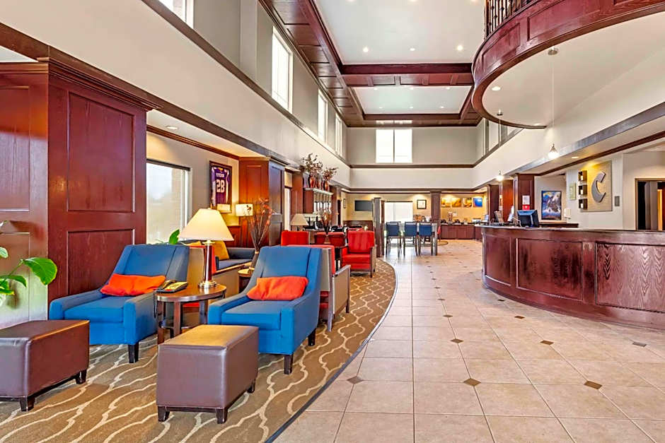 Comfort Suites Palestine