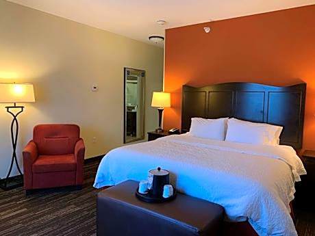 1 King W/Microwv/Fridge Nonsmoke