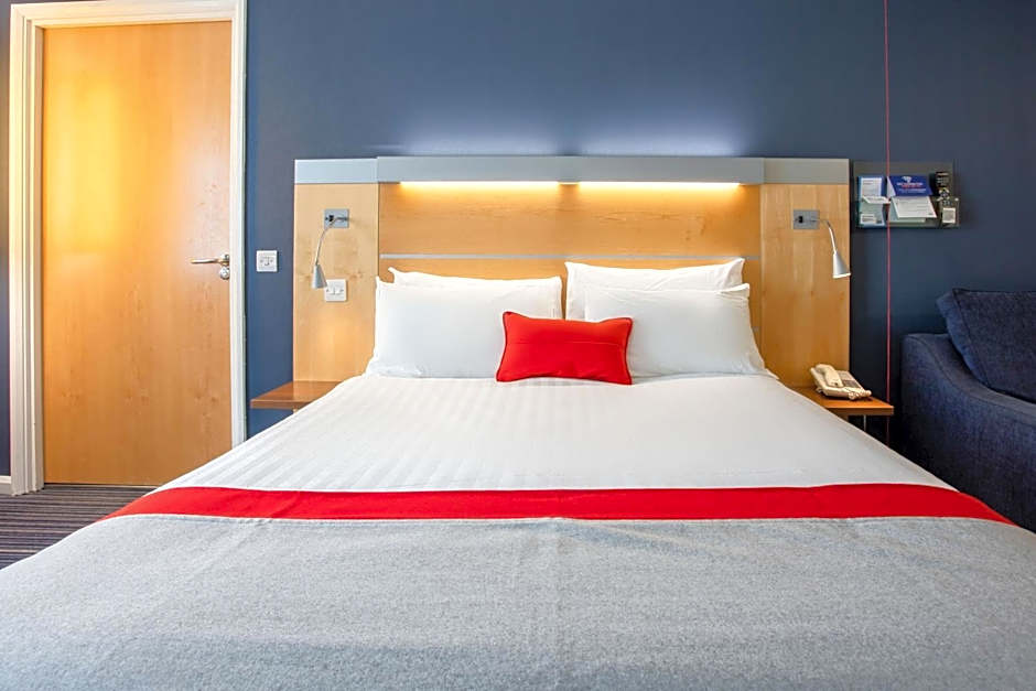 Holiday Inn Express Dunfermline By IHG