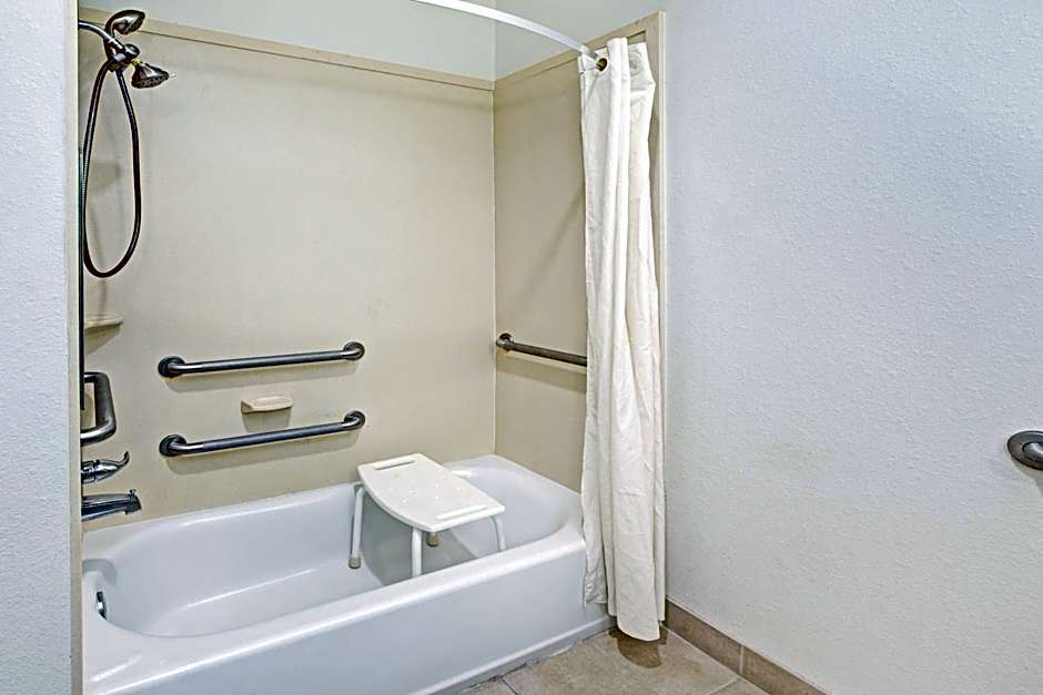 Scottish Inns and Suites - La Porte