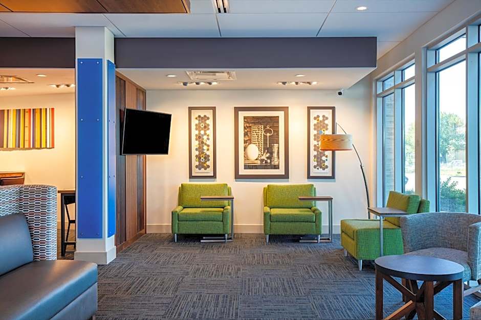 Holiday Inn Express And Suites Beloit By IHG