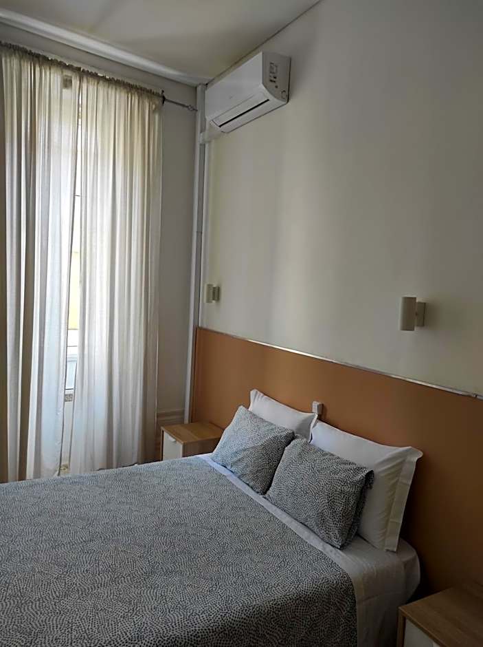 Lira Guest House B&B