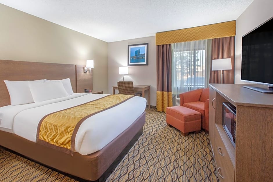 Baymont by Wyndham Grand Rapids Airport