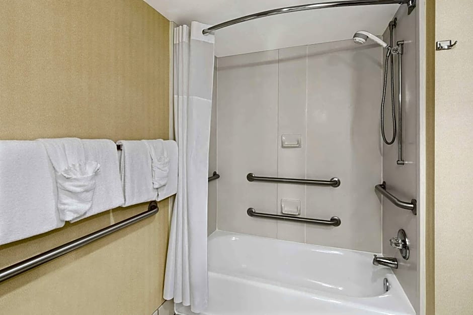 Hampton Inn By Hilton Columbus-North