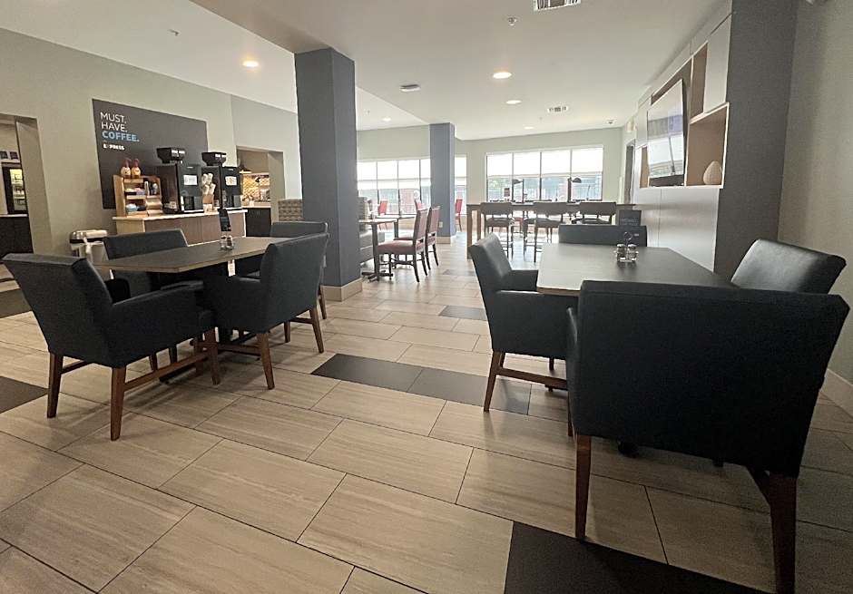 Holiday Inn Express Hotel & Suites Panama City-Tyndall By IHG