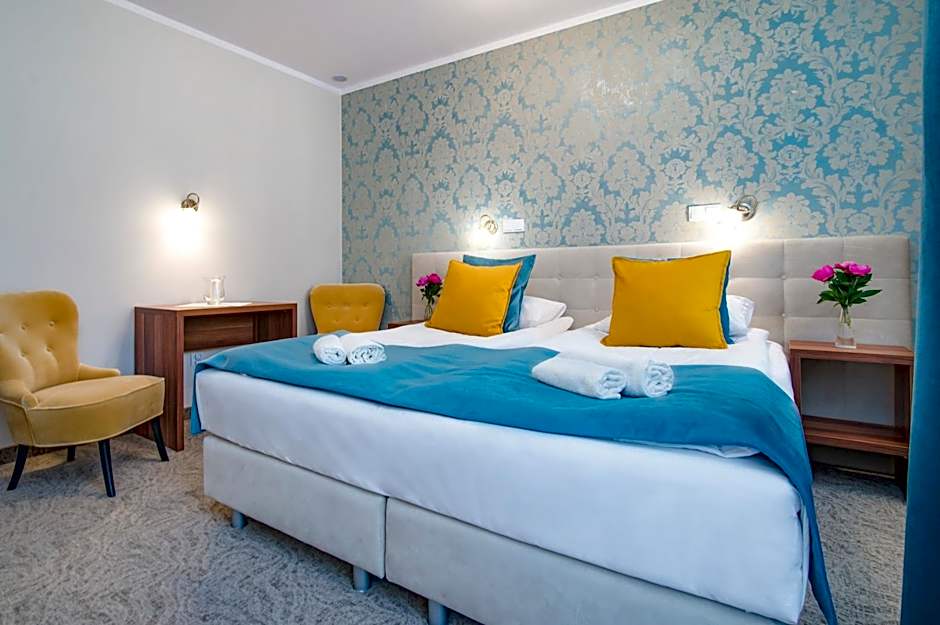 Pod Wzgórzem Bed & Breakfast