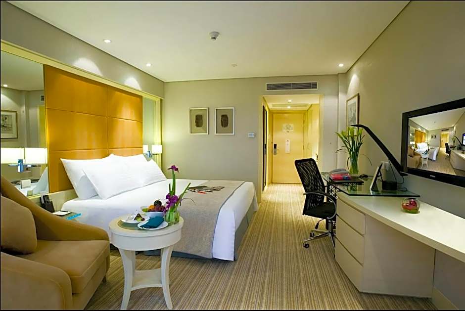 Photo 1 of 3 of Deluxe 1 King Bed, View