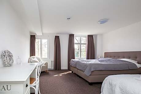 Triple Room with Private Bathroom