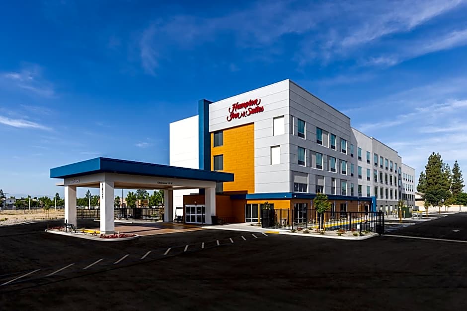 Hampton Inn & Suites Bakersfield Central