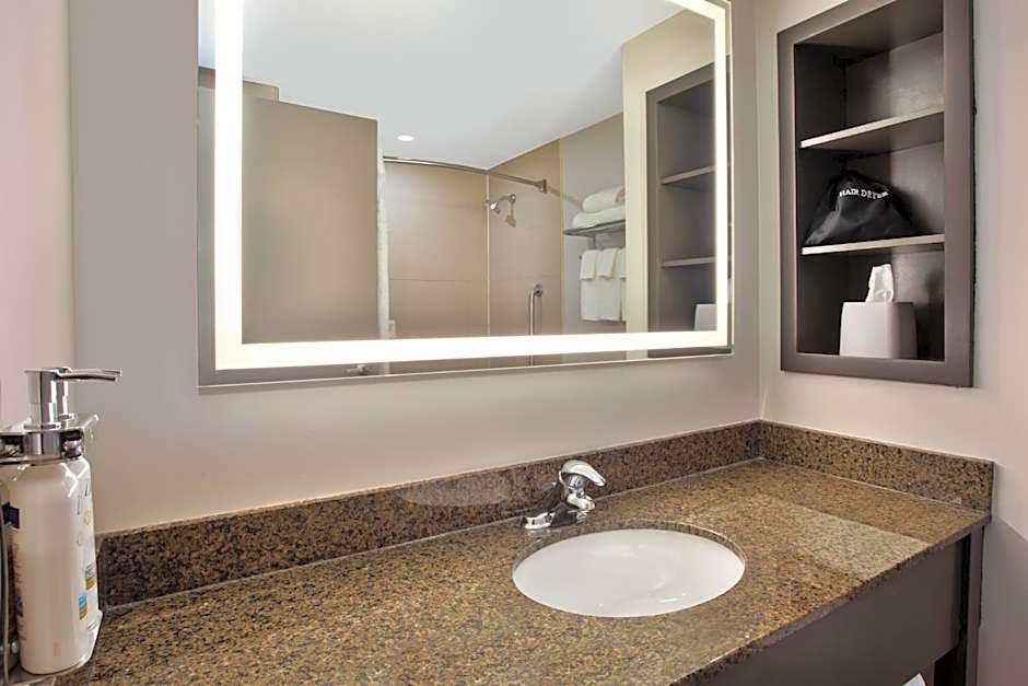 Holiday Inn Express Hotel & Suites Kingston By IHG