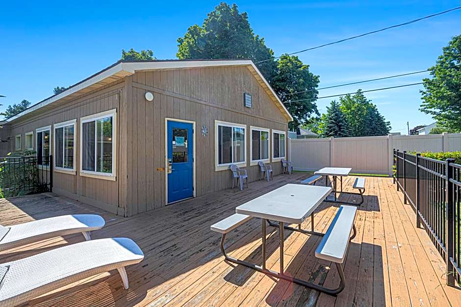 Ludington Pier House