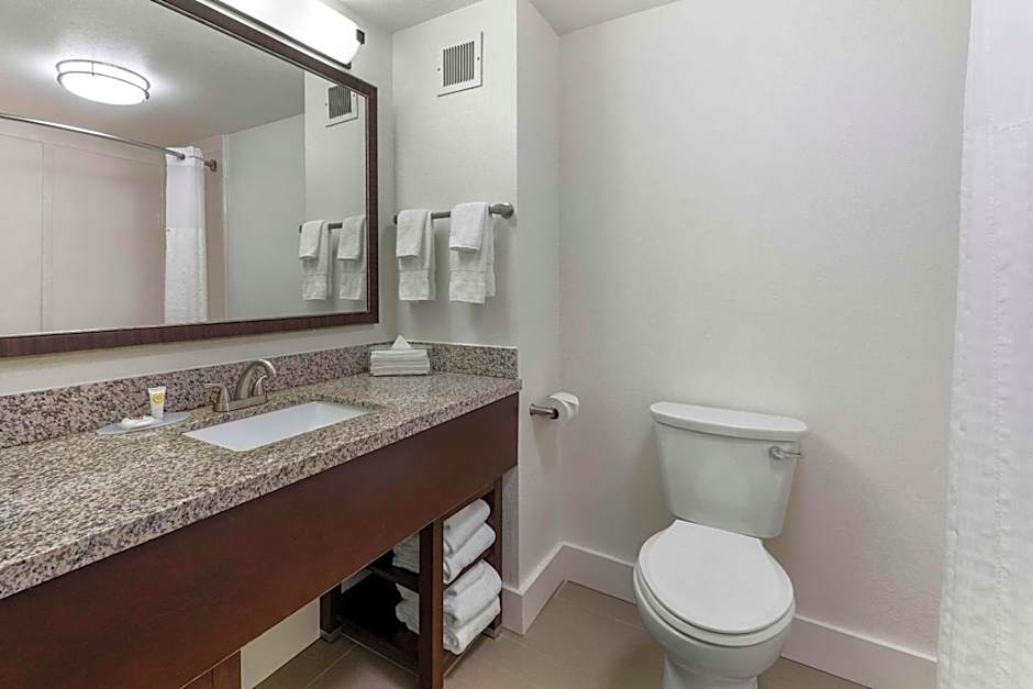 Comfort Suites Tulare