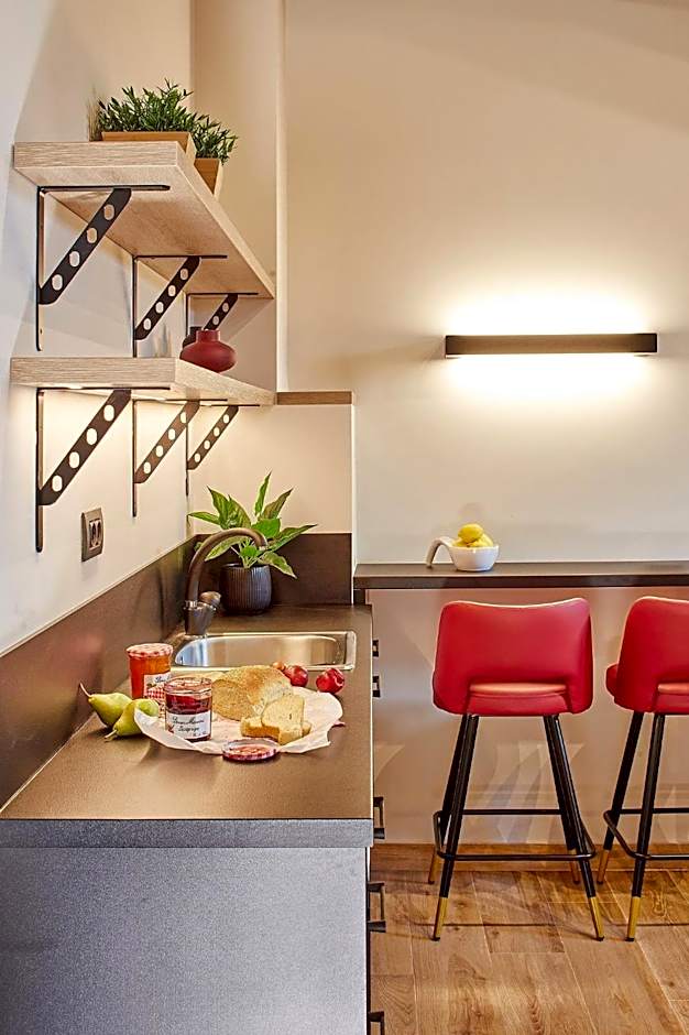 IALNA Boutique Hotel