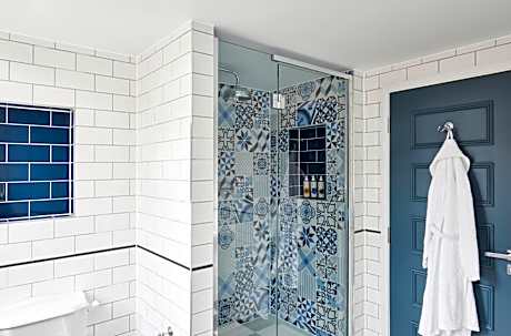 One-Bedroom King Suite