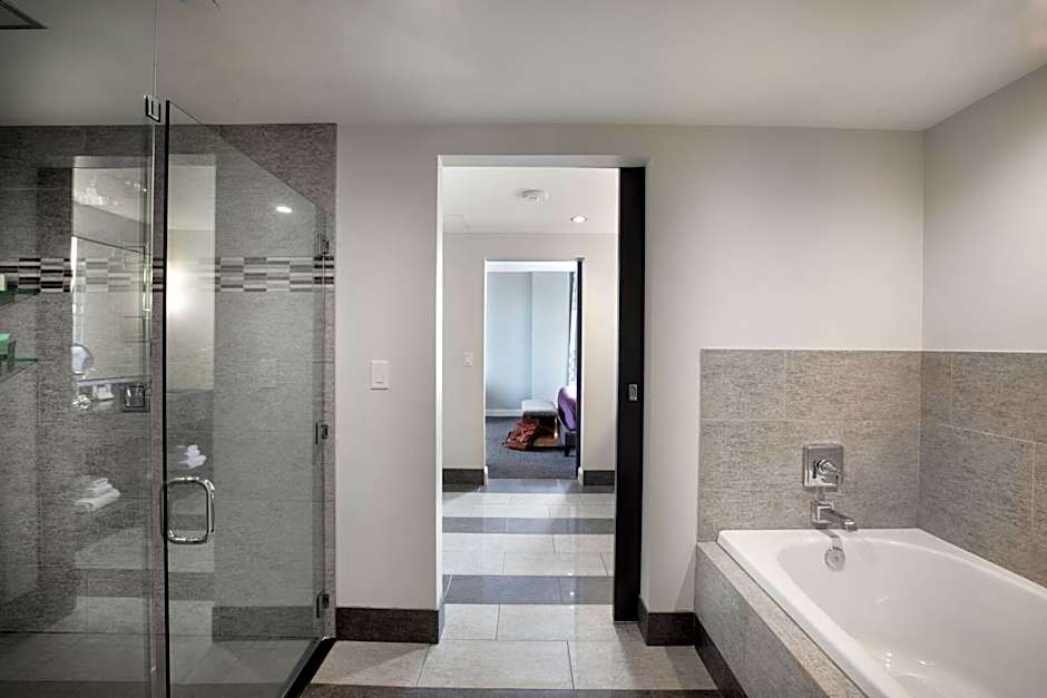 Ambassador Hotel Wichita, Autograph Collection by Marriott