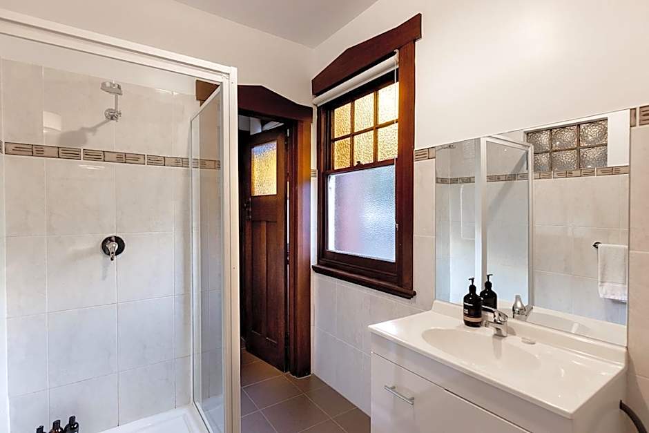 Buckley's Rest - 2 Bdrm Apartment in Battery Point