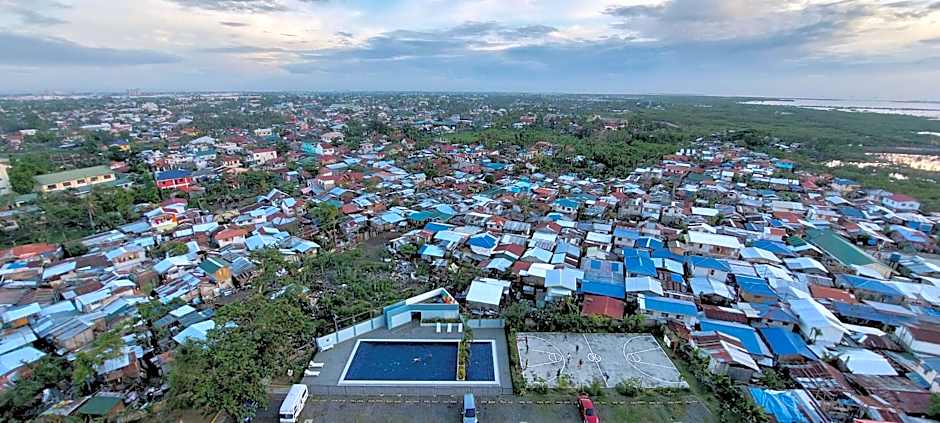 Quayside Condo near Airport