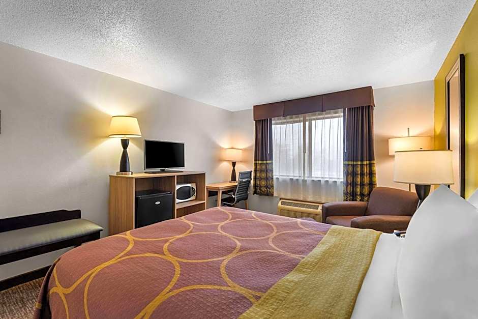 Super 8 by Wyndham Oelwein