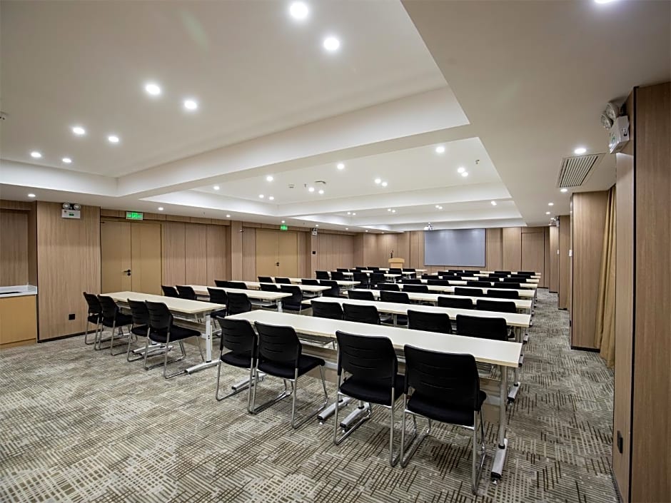 City Comfort Inn Huanggang Huangzhou Railway Station