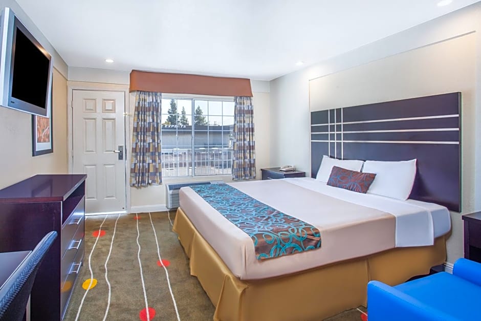 Travelodge by Wyndham Fresno Yosemite Area